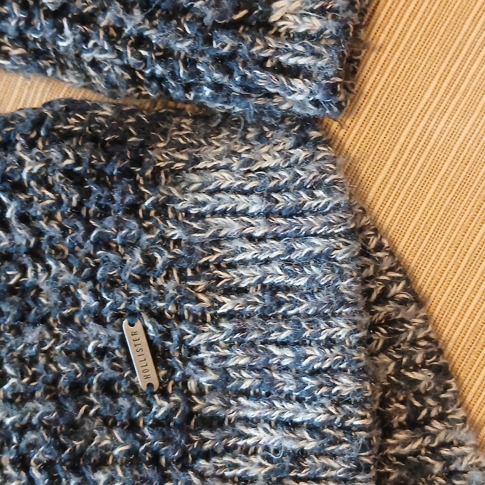 Hollister small Blue Knit Sweater - Picture 4 of 5